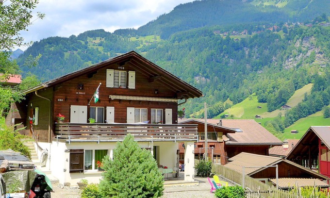 Lauterbrunnen Apartment | Lovely apartment for 4 guests with WIFI, patio and parking
