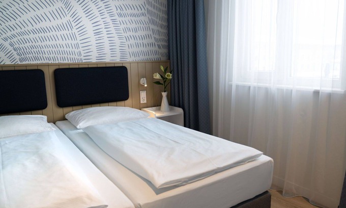 Tarnewitz Apartment | Lovely apartment for 4 guests with pool, WIFI, TV and terrace