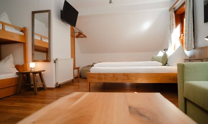 Donnersbach Apartment | Lovely apartment for 6 people with WIFI, TV, patio and pets allowed
