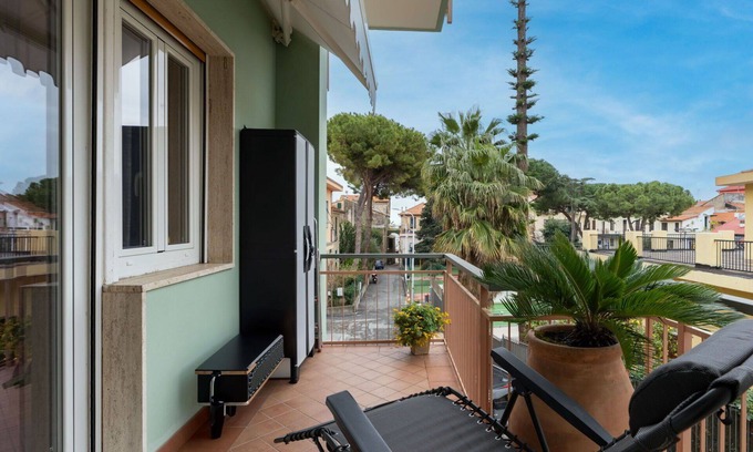 Santo Stefano al Mare Apartment | Lovely apartment for 4 people with A/C, TV, balcony and pets allowed