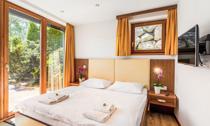 Furth Apartment | Lovely apartment for 6 guests with WIFI, TV, terrace and pets allowed