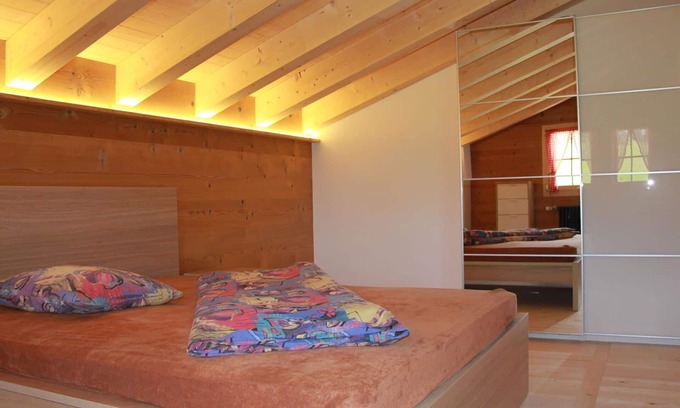 Lenk Apartment | Lovely apartment for 10 guests with TV and balcony