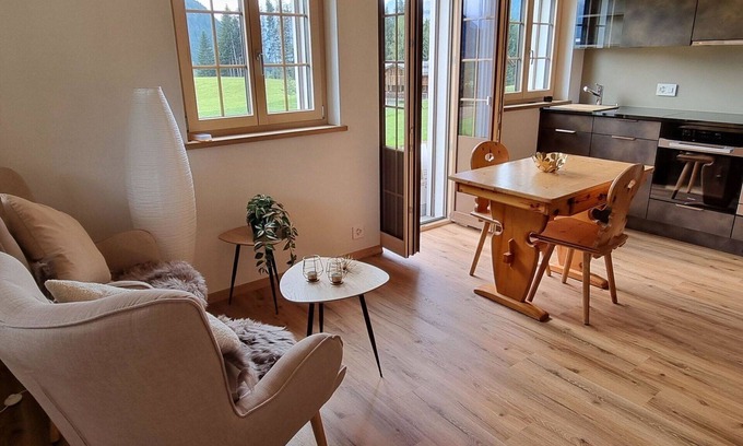 Saanen Apartment | Lovely apartment for 2 guests with WIFI and balcony
