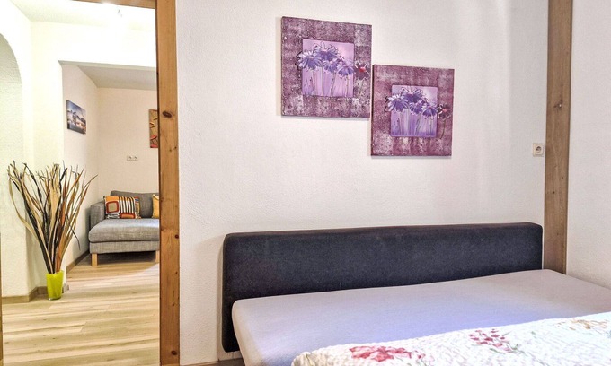 Huben Apartment | Lovely apartment for 4 guests with WIFI, TV, patio and pets allowed