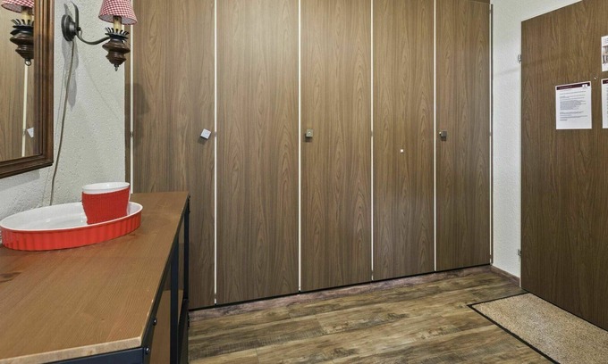 Parpan Apartment | Lovely apartment for 4 guests with WIFI, TV, balcony and pets allowed