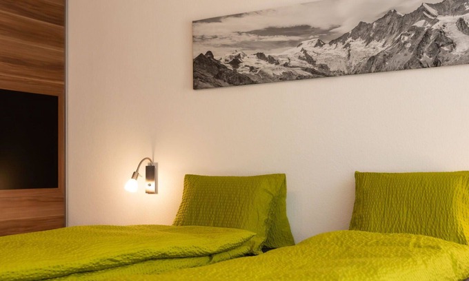 Gruben Apartment | Lovely apartment for 5 guests with WIFI, TV and balcony