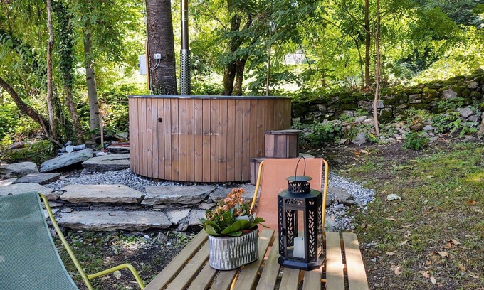 Dorio Apartment | Lovely apartment for 5 people with hot tub, WIFI, patio and pets allowed