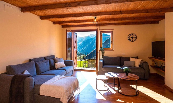 Taull Apartment | Lovely apartment for 6 people with WIFI, TV, balcony and parking