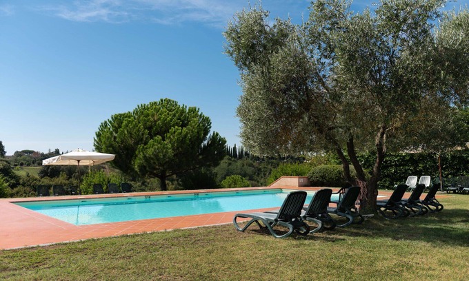 Siena Apartment | Lovely apartment for 8 guests with WIFI, pool, hot tub and pets allowed