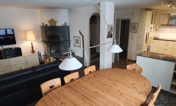 Valbella Apartment | Lovely apartment for 7 guests with WIFI, TV, balcony and pets allowed