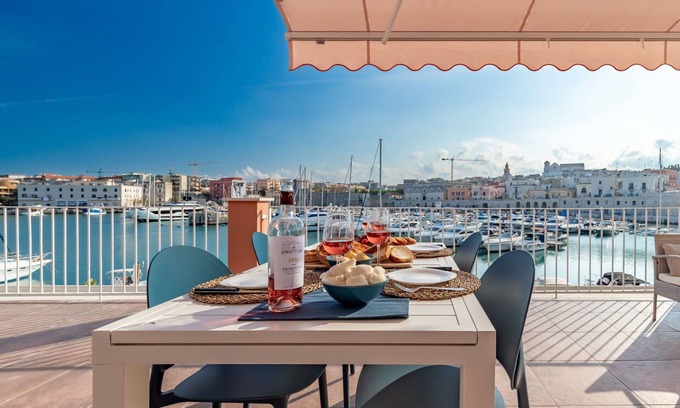 Bisceglie Apartment | Lovely apartment for 6 people with A/C, WIFI, TV, terrace and panoramic view