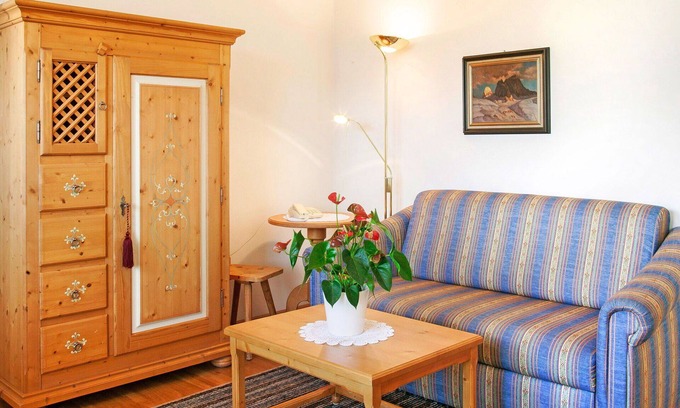 Postal Apartment | Lovely apartment for 3 people with A/C, hot tub, WIFI, pool, TV, balcony and pets allowed