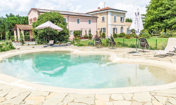Fucecchio Apartment | Lovely apartment for 4 people with A/C, WIFI, pool, patio, pets allowed and parking