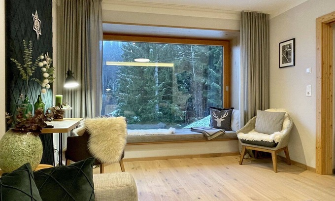 Auffach Villa | Lovely apartment in villa for 4 guests with WIFI, TV and patio