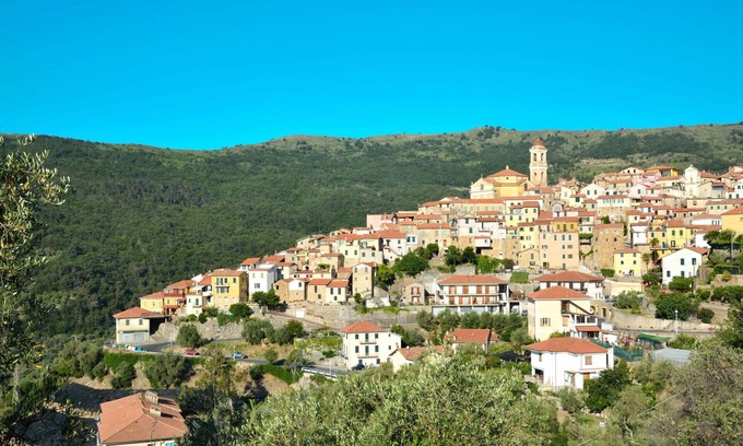 Pietrabruna House | Lovely apartment in villa for 2 guests with WIFI