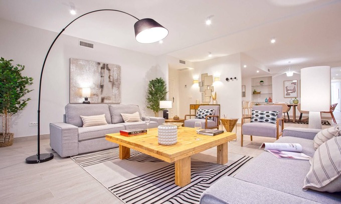 Centro Comercial Apartment | Lovely apartment in Cordoba. Teatro Gongora
