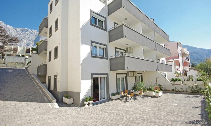 Zelenka Apartment | Lovely apartment in Makarska with WiFi