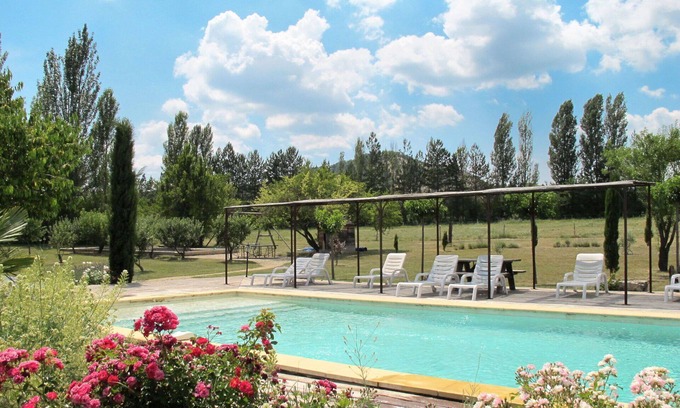 Sigonce Villa | Lovely apartment in villa for 2 guests with WIFI, pool, patio, pets allowed and panoramic view