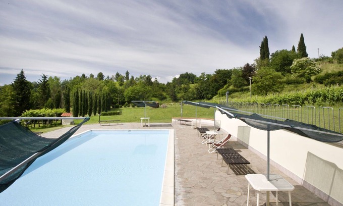 Cicogna House | Lovely apartment in villa for 4 guests with pool, WIFI, TV, veranda, pets allowed and parking