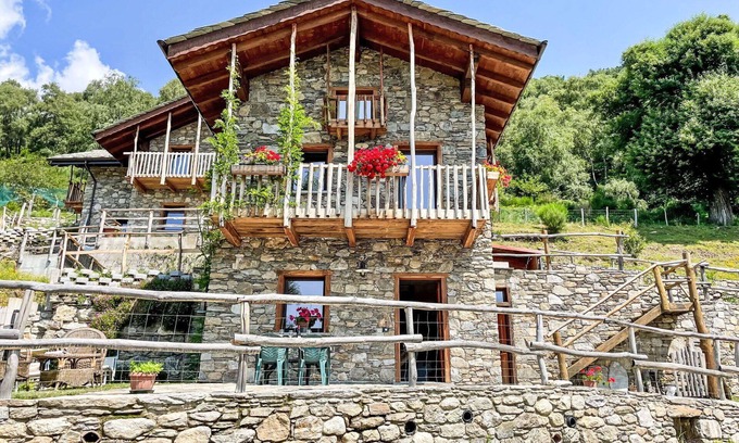 Sorico House | Lovely apartment in villa for 4 people with WIFI, TV, patio, pets allowed and parking