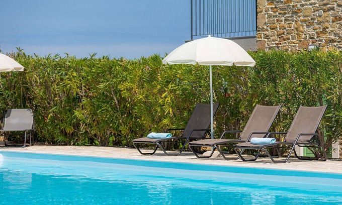 Baredine House | Lovely apartment in villa for 6 guests with A/C, pool, WIFI, TV, terrace and panoramic view