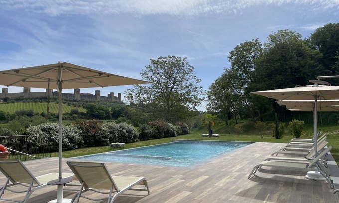 Monteriggioni Apartment | Lovely apartment for 2 guests with WIFI, pool, A/C, TV and pets allowed, close to Siena