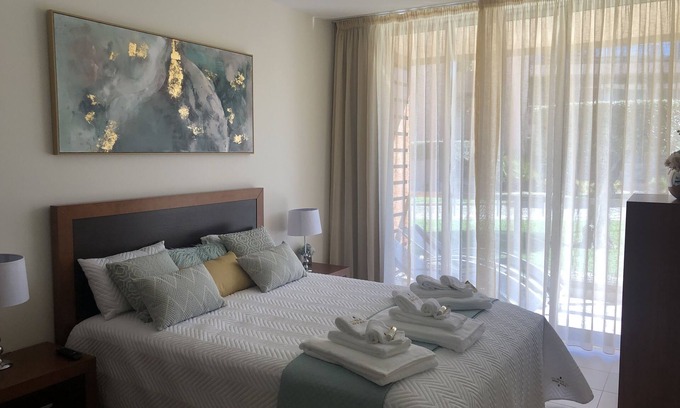 Salgados Condo | Lovely apartment, with direct access to the beach, 7 swimming and huge garden