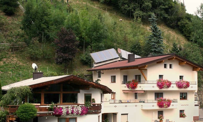 Kappl Villa | Lovely Apartment with Infrared Sauna in Kappl