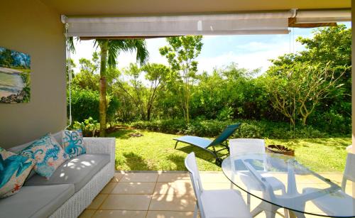 Roches Noires Apartment | Lovely Azuri Appartment on groundlevel , private garden