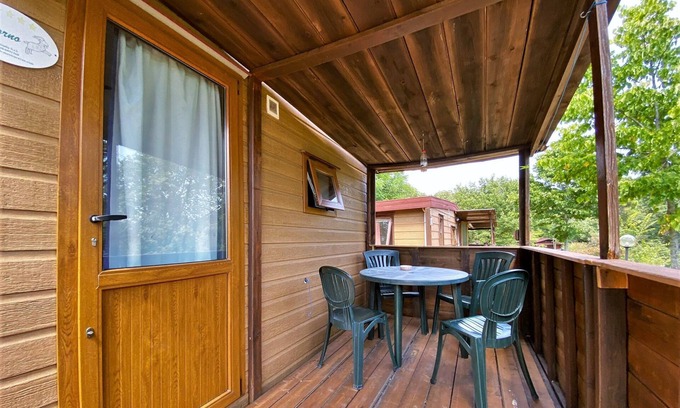 Capraia e Limite House | Lovely bungalow in Capraia e Limite with a shared pool