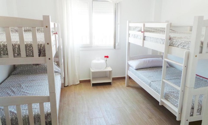 Atlanterra House | LOVELY CENTER APARTMENTS LUZ ZAHARA, adosado con jardín
