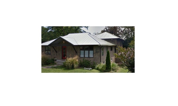 Hillsmere House | Lovely contemporary in water-privileged community