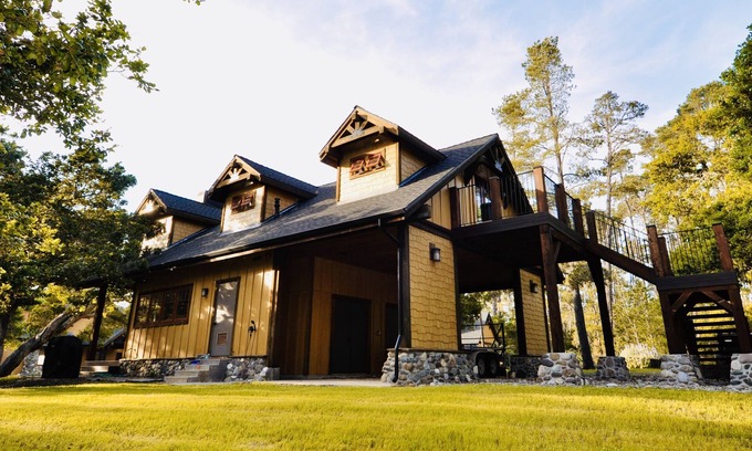 San Simeon Cottage | Lovely Cottage just above Moonstone Beach in the Pines and Oak Trees.