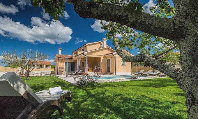 Flengi Villa | Lovely family villa with private pool near Vrsar