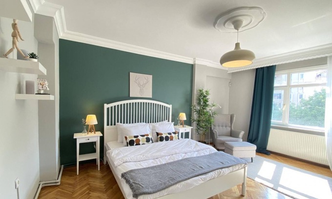 Fatih Apartment | Lovely Flat with Central Location in Fatih