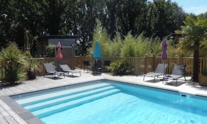 Le Tour-du-Parc Cottage | lovely gite with swimming pool close to the beach