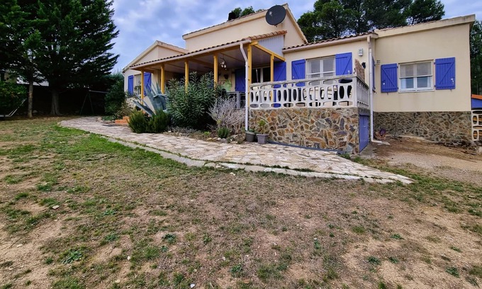 Pouzols-Minervois Villa | Lovely holiday home with pool in a quiet area