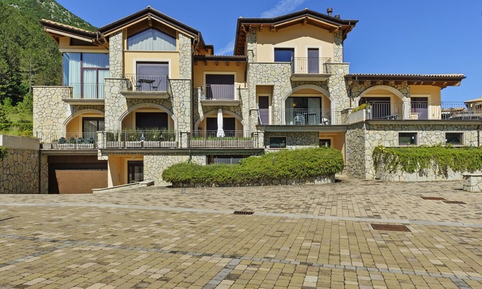 Scanno House | Lovely Holiday Home in Scanno with Terrace