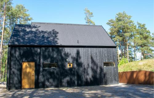 Borrby House | Lovely Home In Borrby With Kitchen