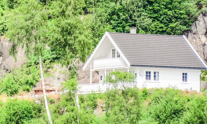 Fister House | Lovely home in Fister with WiFi