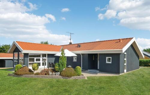 Bønnerup Strand House | Lovely Home In Glesborg With Kitchen