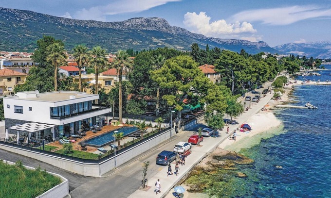Kastela House | Lovely home in Kastel Stari with sauna