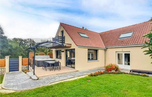 Ledinghem House | Lovely Home In Ledinghem With Kitchen