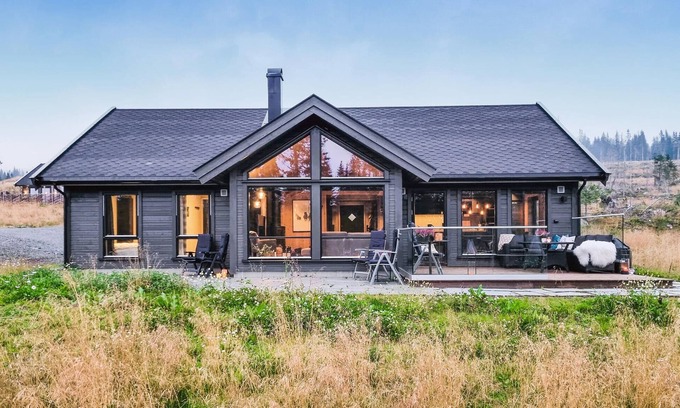 Lillehammer House | Lovely home in Lillehammer with kitchen
