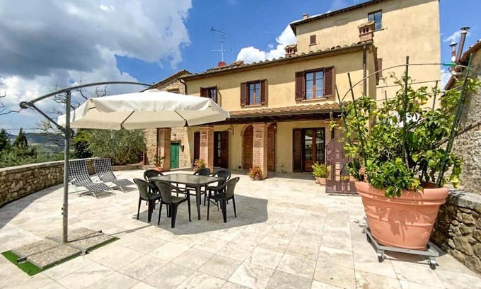 Mazzolla House | Lovely home in Mazzolla with WiFi