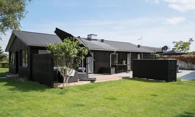 Stillinge Strand House | Lovely home in Slagelse with WiFi
