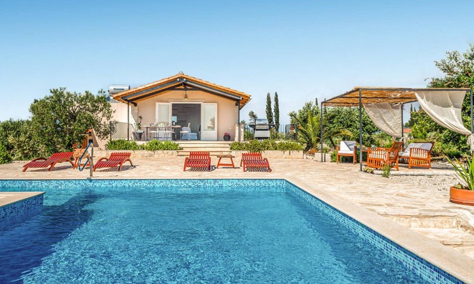 Sutivan House | Lovely home in Sutivan