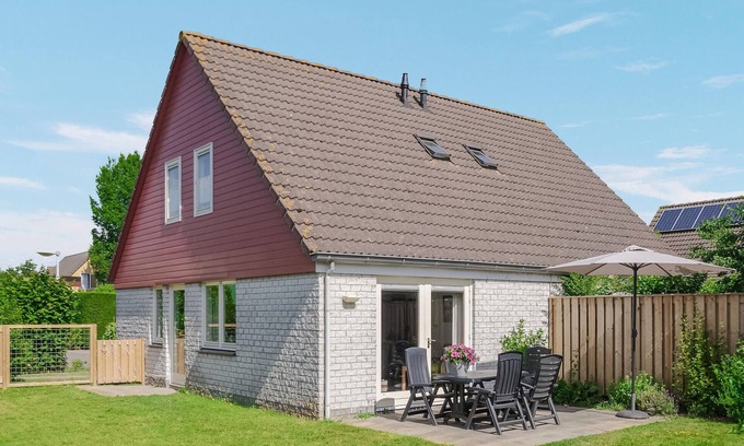Wemeldinge House | Lovely home in Wemeldinge with WiFi