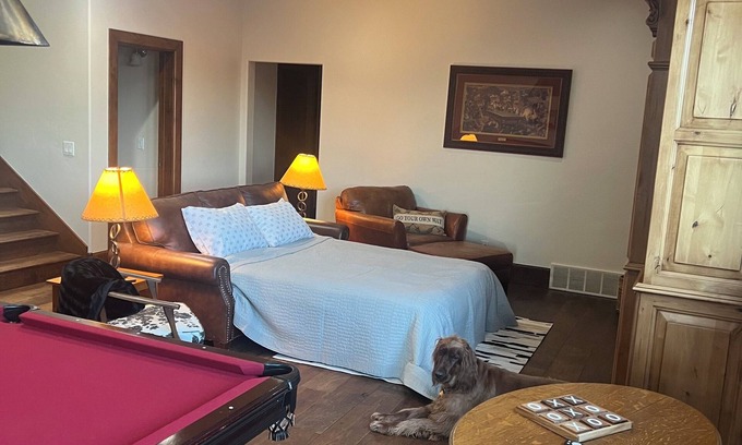 Kamas Apartment | Lovely home suite that sleeps 8 in Kamas with WiFi access with private entrance.