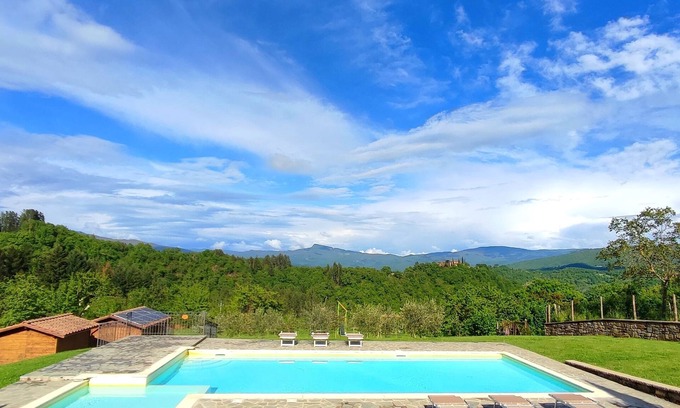 Porrena Villa | Lovely country house with private pool and garden